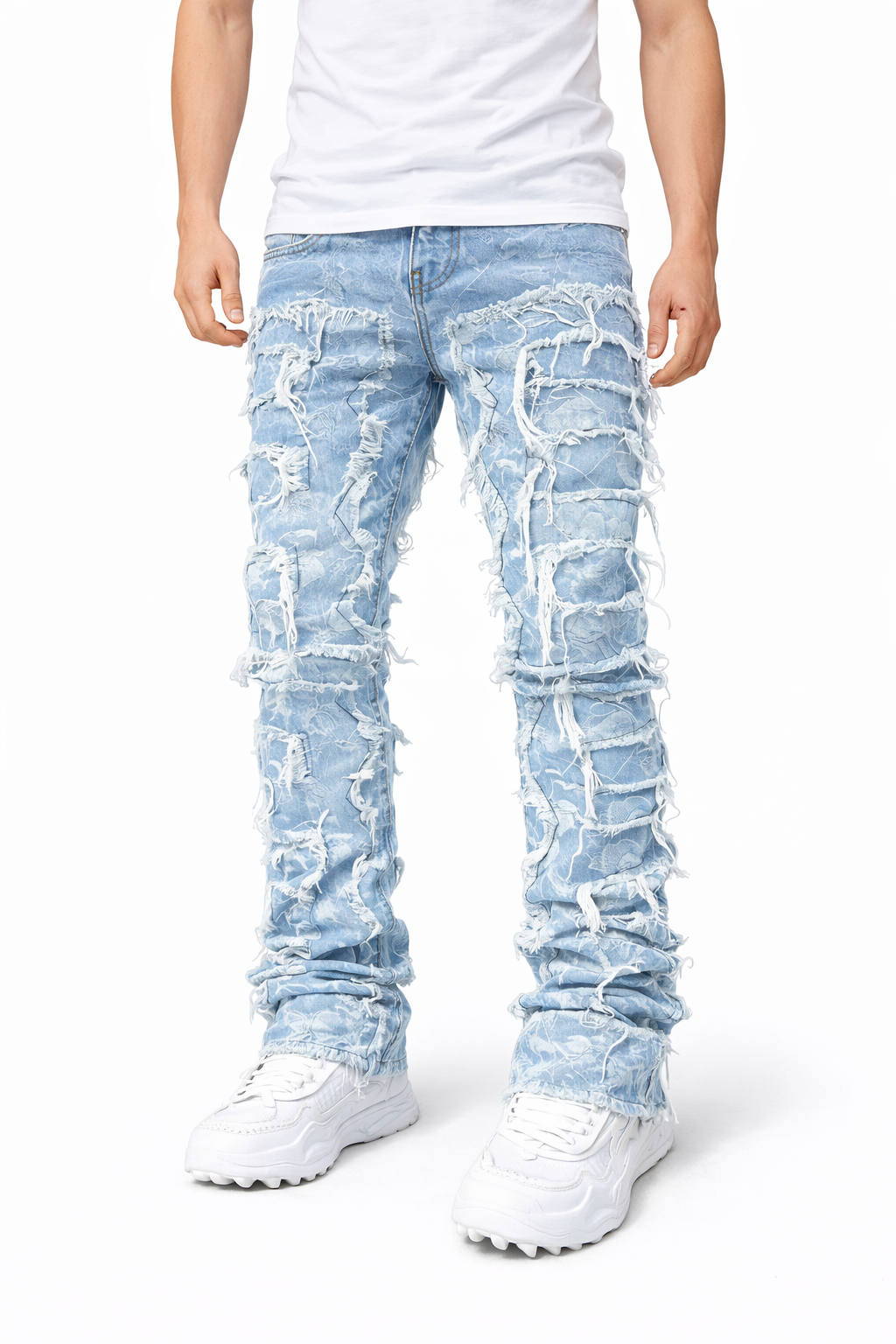 Pantalones desgastados y destruidos con parches