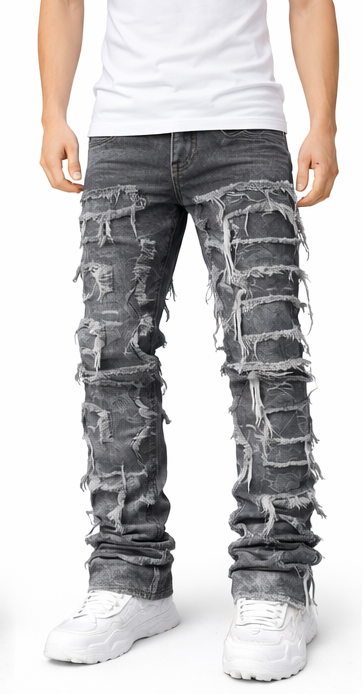 Pantalones desgastados y destruidos con parches