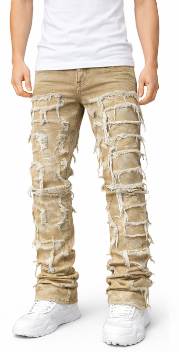 Pantalones desgastados y destruidos con parches