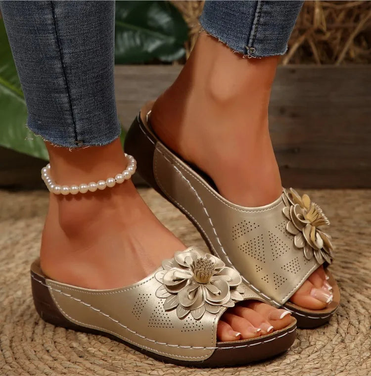 Sandalias de cuña a la moda